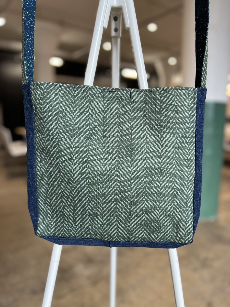 Glastonbury crossbody bag love the farm