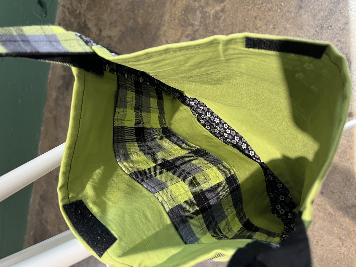 She her crossbody bag black and green
