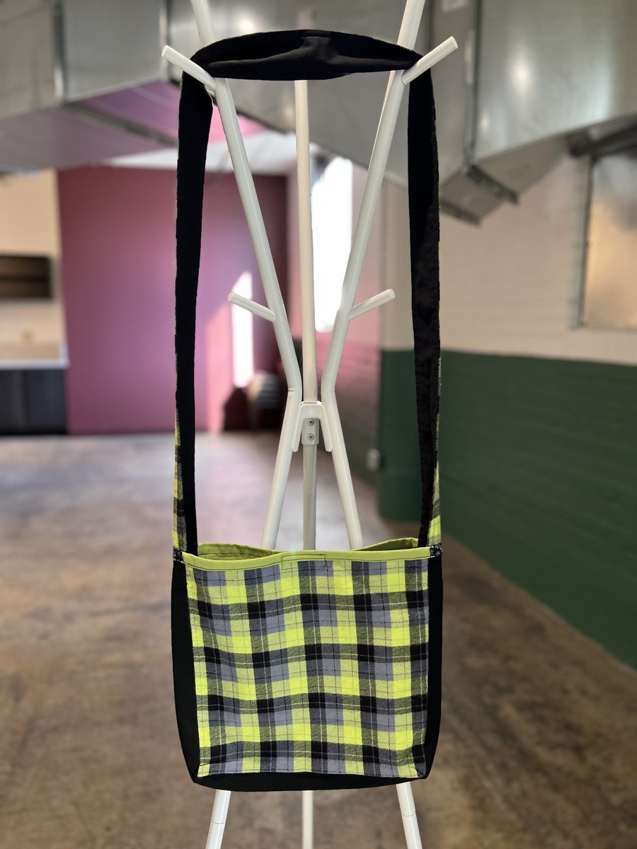 She her crossbody bag black and green