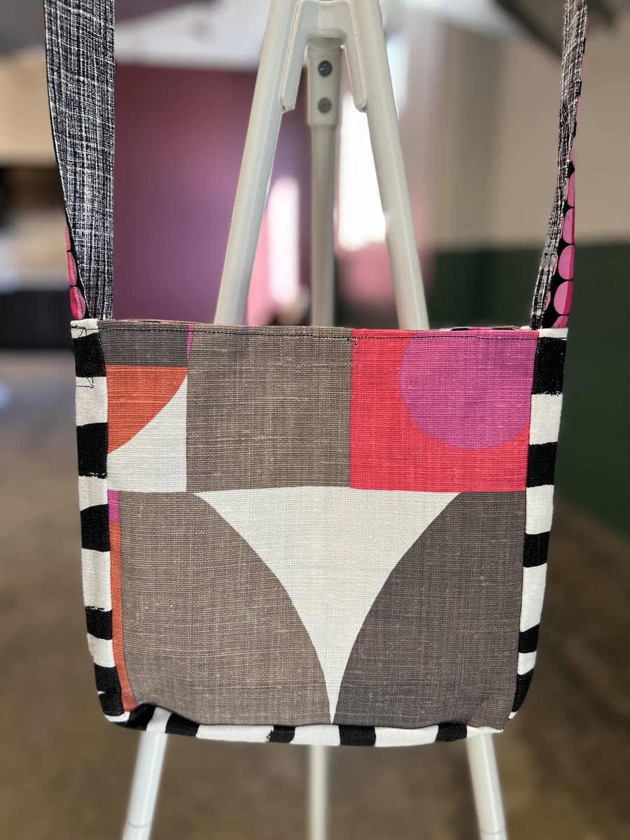 They them crossbody bag pink and black