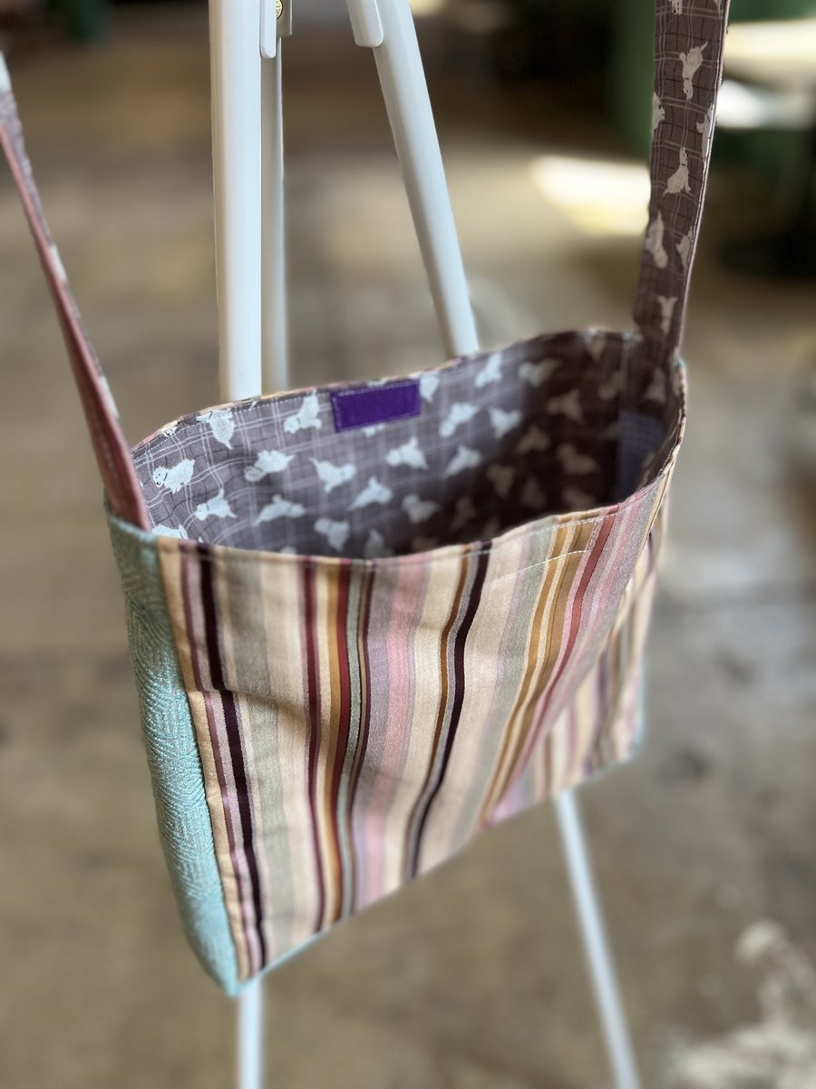 Couch dogs crossbody bag