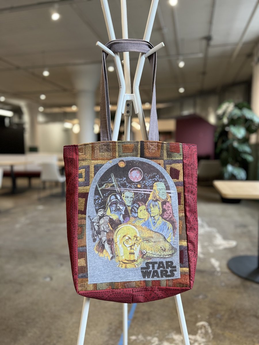 Star Wars cast tshirt market bag red