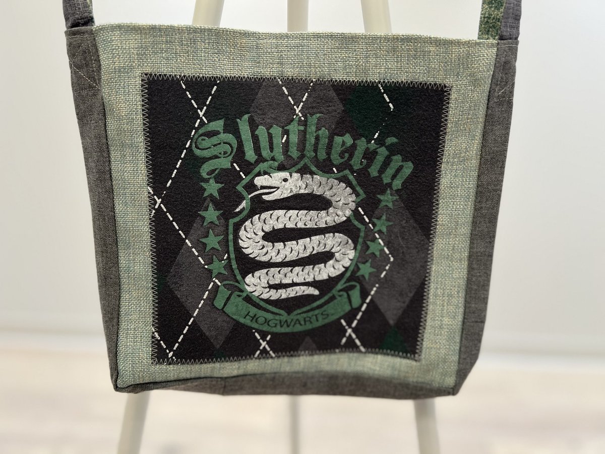 Slytherin tshirt crossbody bag sage green 