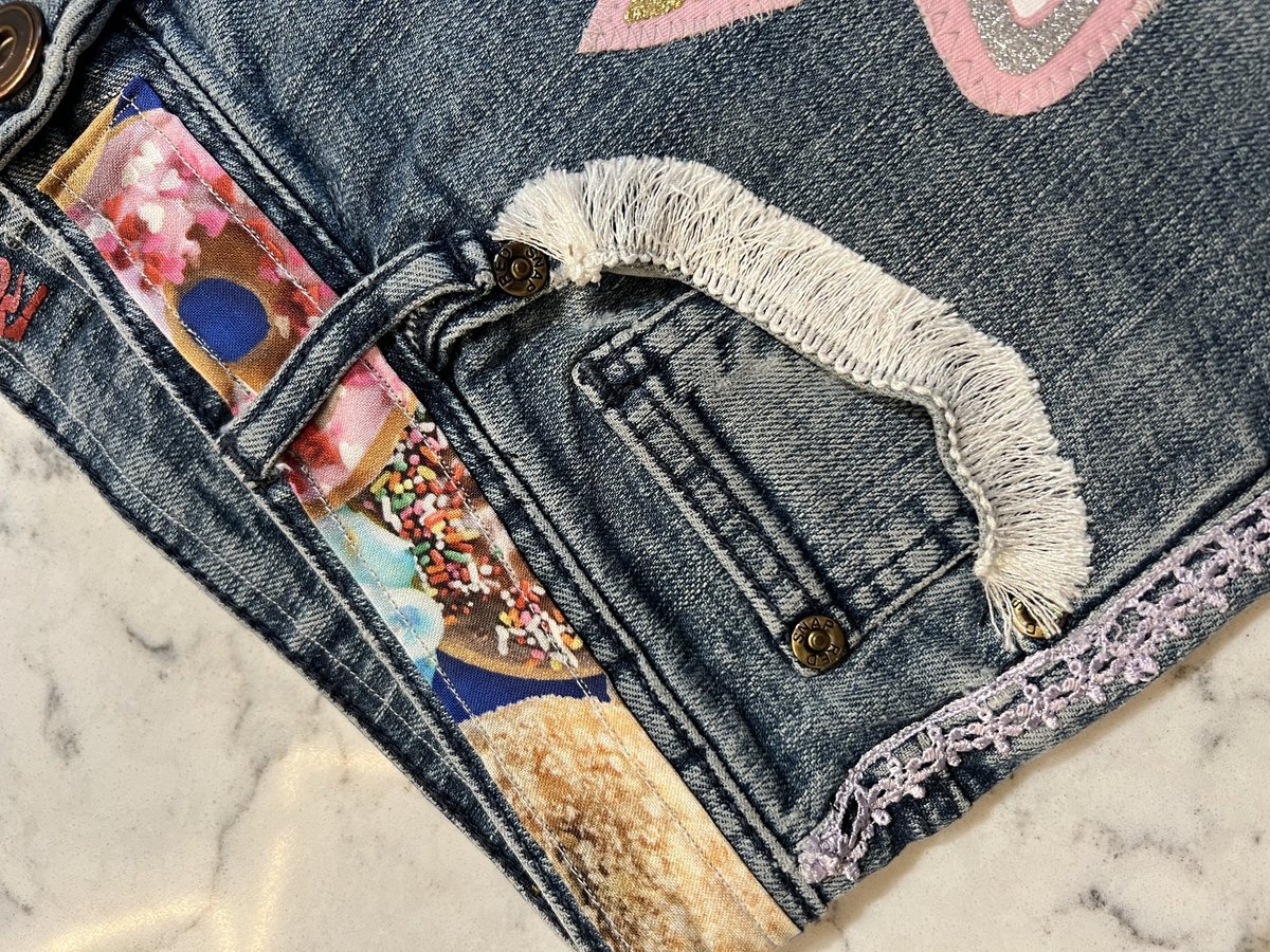 Happy Roo! Shorts donuts