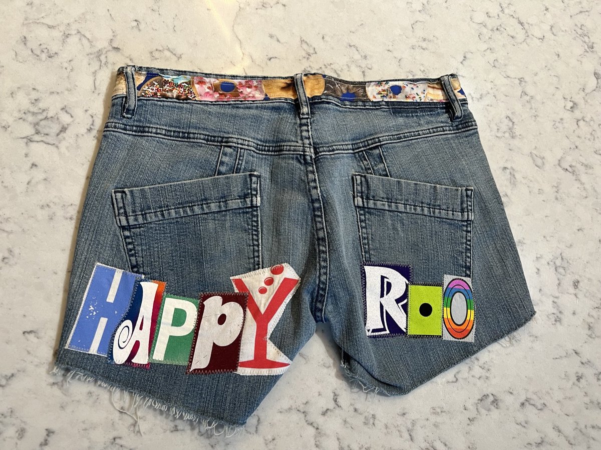 Happy Roo! Shorts donuts