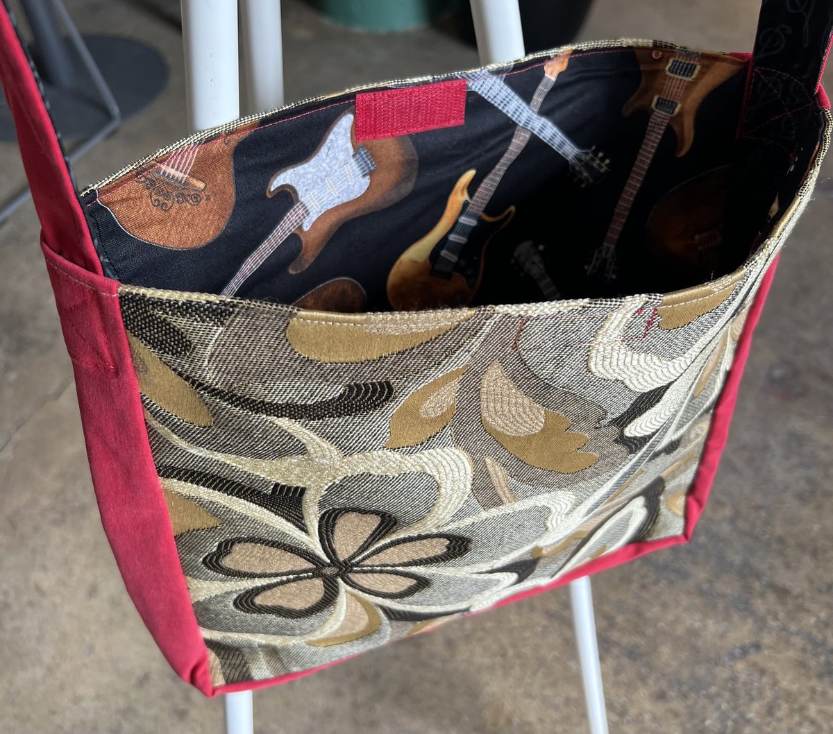 Band of Skulls Tshirt crossbody bag 