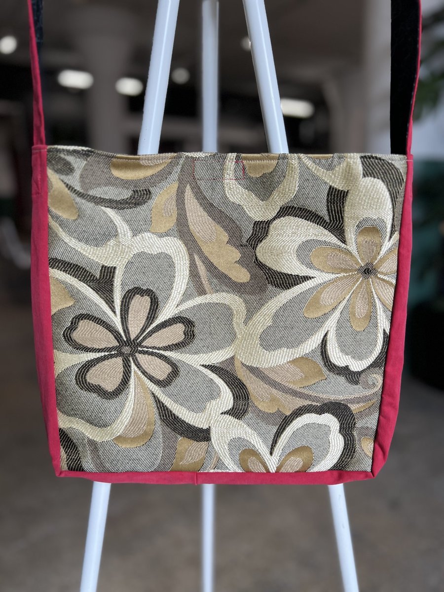 Band of Skulls Tshirt crossbody bag 