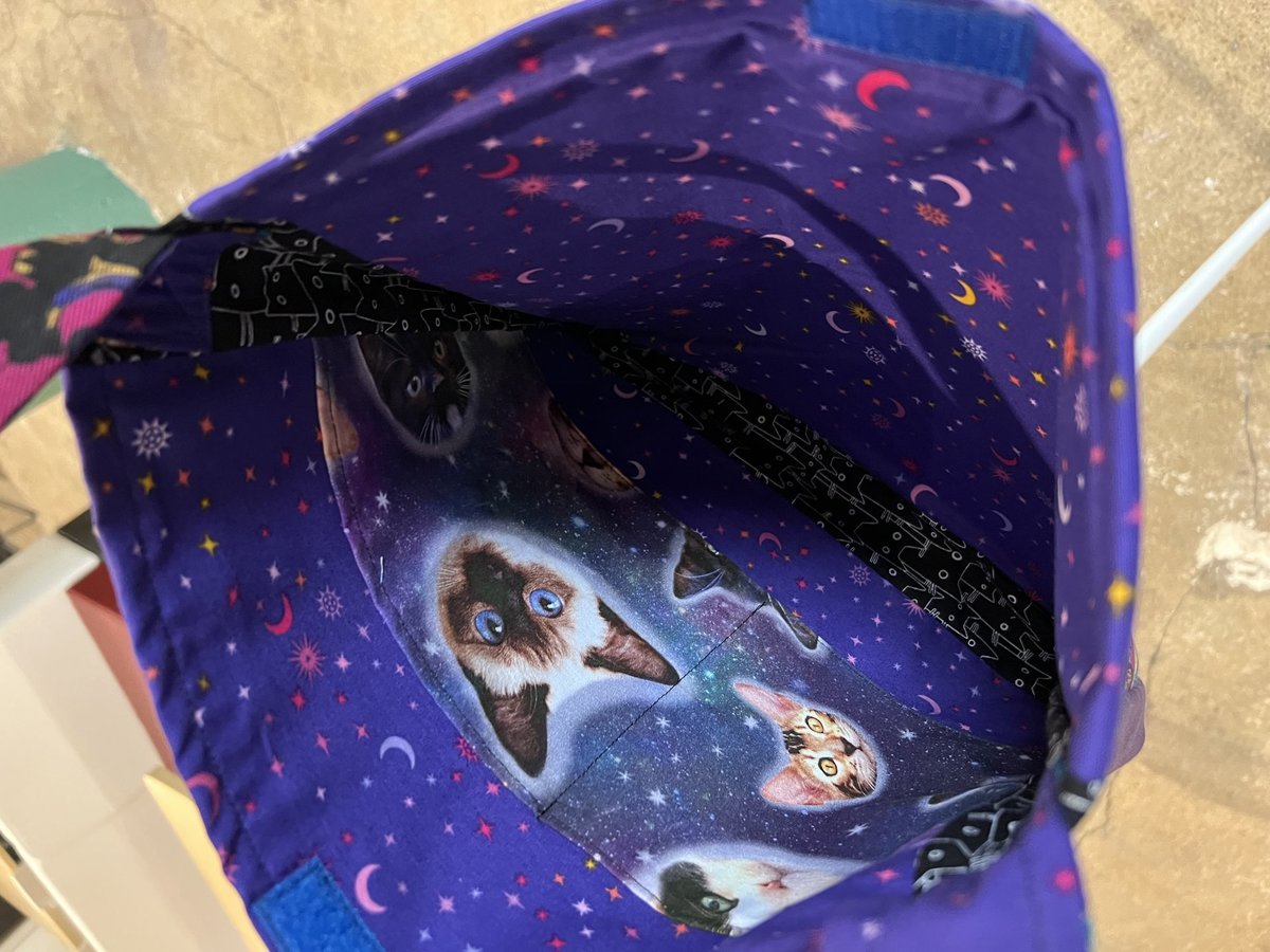 Space cat tshirt crossbody bag