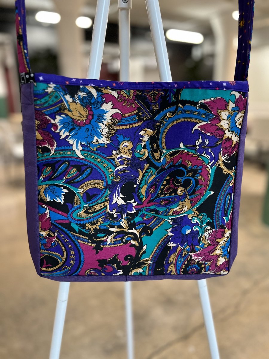 Space cat tshirt crossbody bag