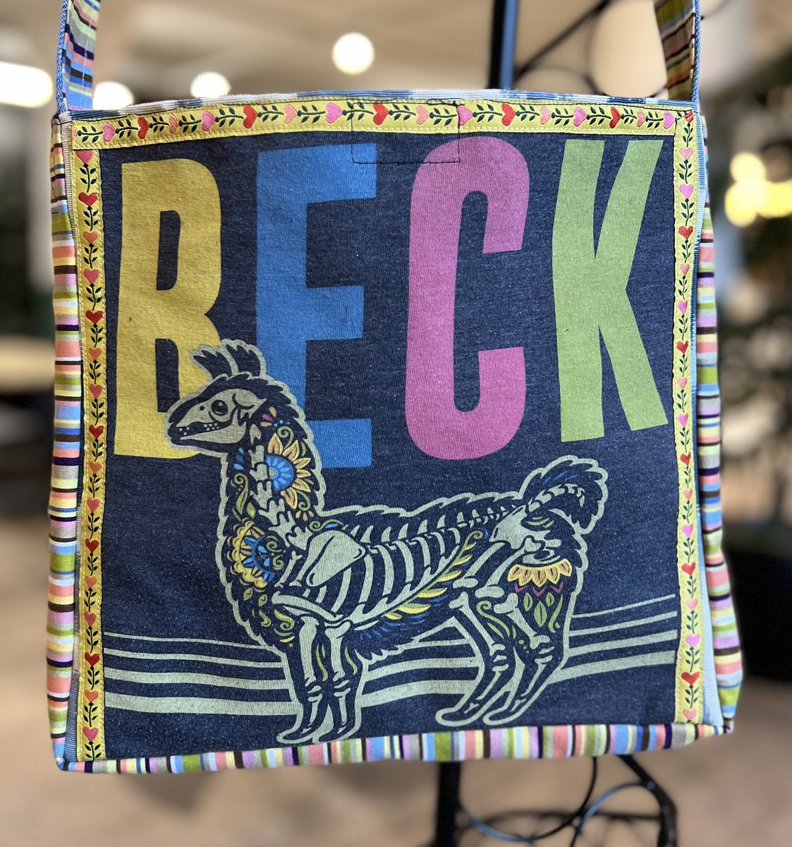 Beck tshirt crossbody bag llama