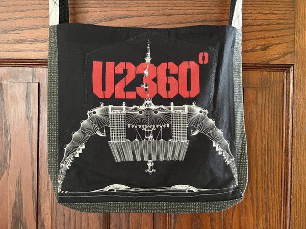 U2 360° tshirt crossbody bag 