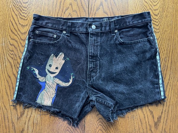 Groot altered shorts size 36”