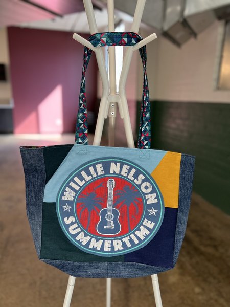 Willie Nelson tshirt market bag 