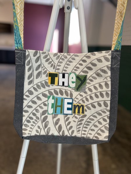 They them crossbody bag green and gray 