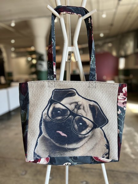 Glasses pug Tshirt market bag