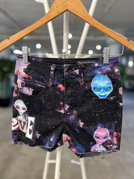 Aliens altered shorts