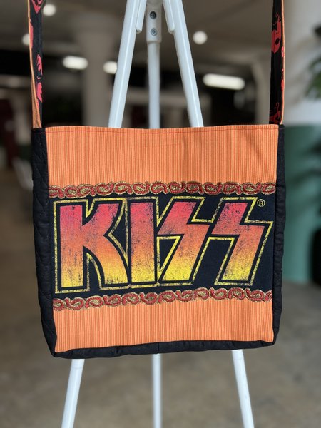 KISS tshirt crossbody bag