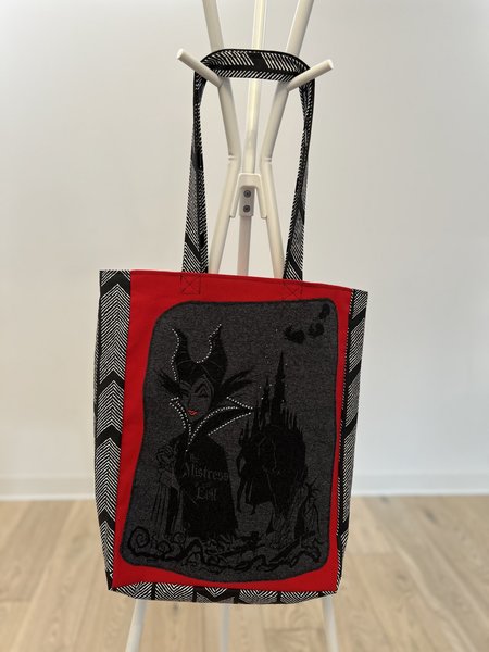 Maleficent Mistress of Evil tshirt market bag