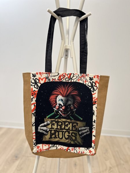 Free hugs scary clown tshirt market bag