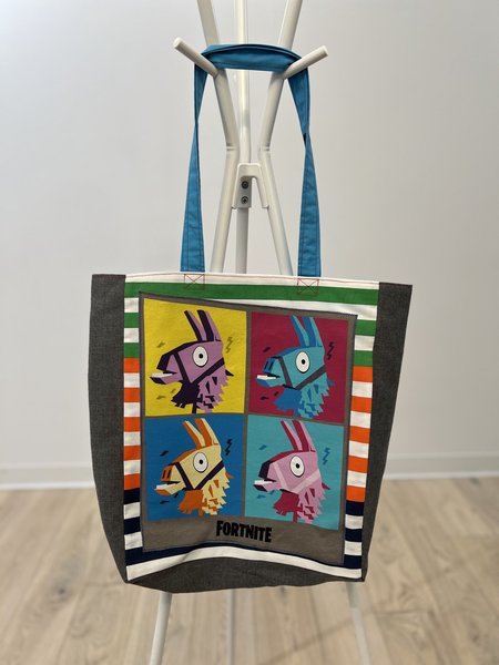 Fortnite llama tshirt market bag