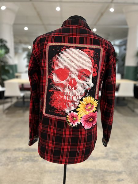 Skull and flowers altered flannel men’s M