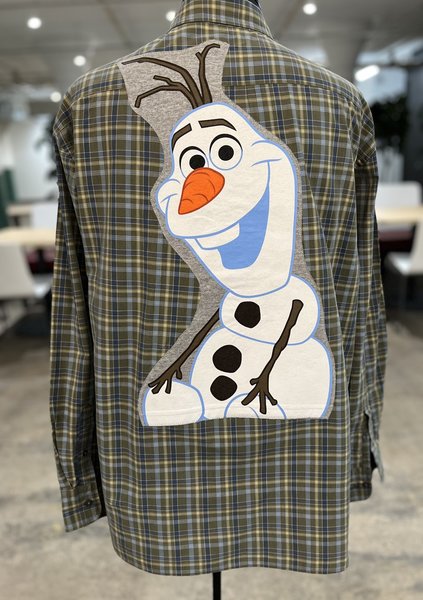 Olaf Frozen altered shirt men’s XL