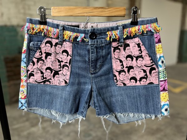 Frida my own muse altered shorts size W6